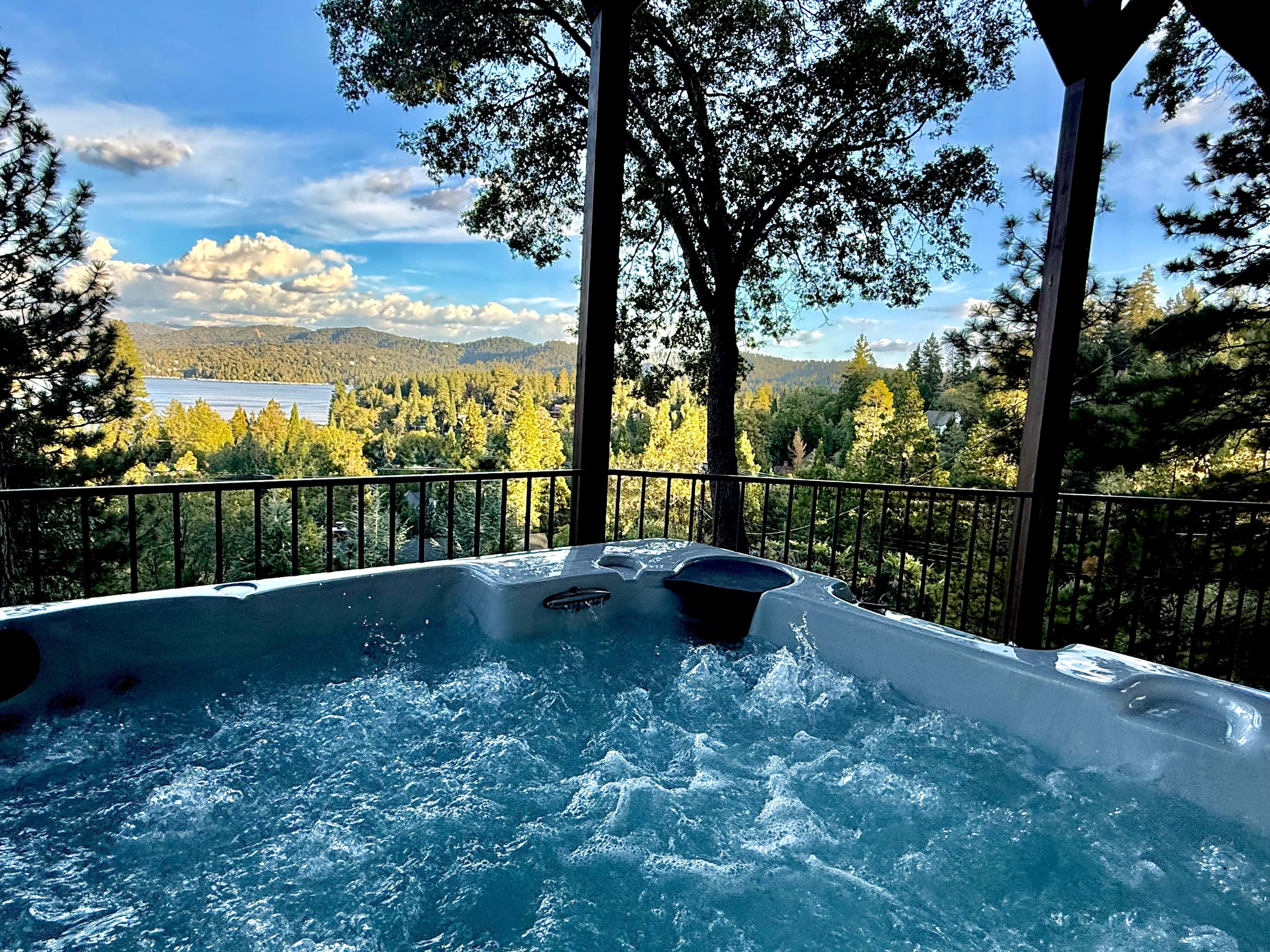 Surreal Feel Lakeview Chalet