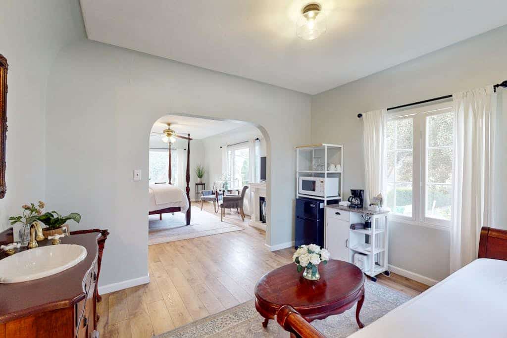 Classic beach suite 1 block to ocean - fireplace, lovely patio, near downtown