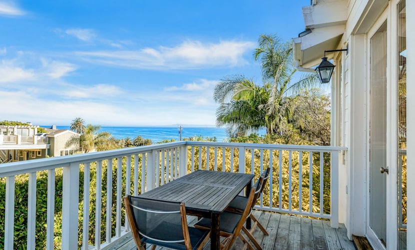 Beach villa with ocean views, internet & washer/dryer - snowbird-friendly