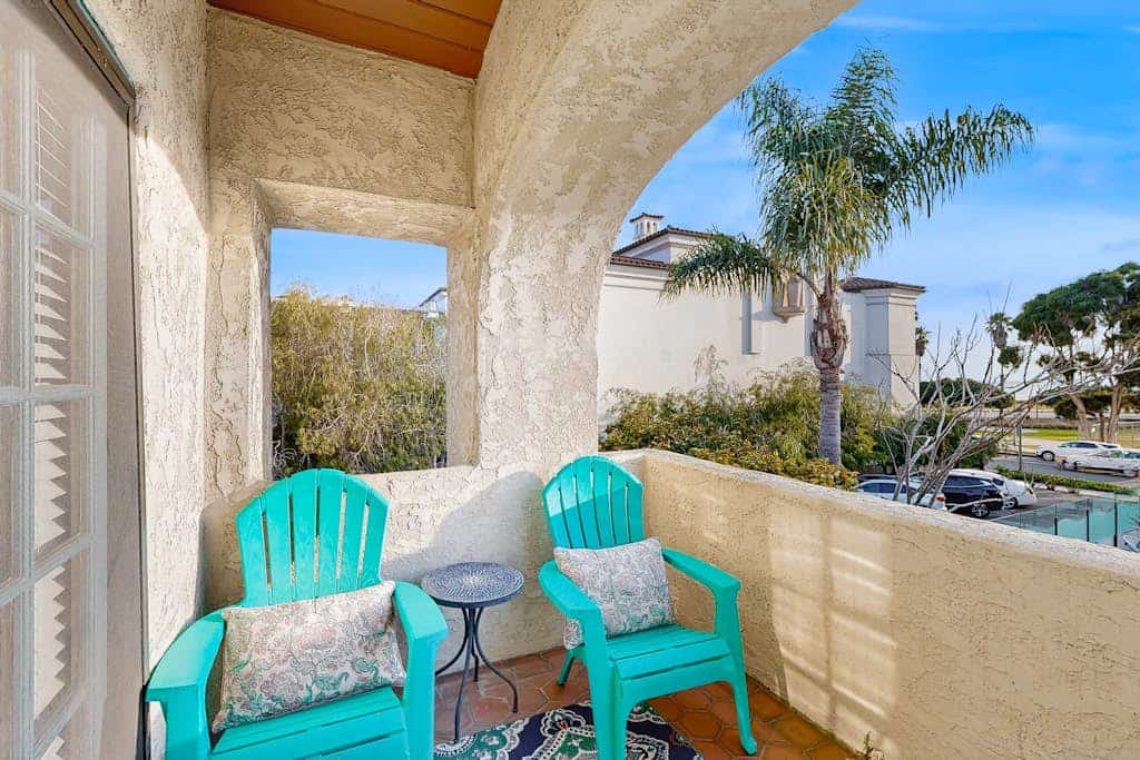 Lovely home with furnished patio, grill & ocean views - close to the beach
