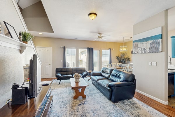 Beach Retreat w/ Balcony - Walk to Pismo Beach & Downtown