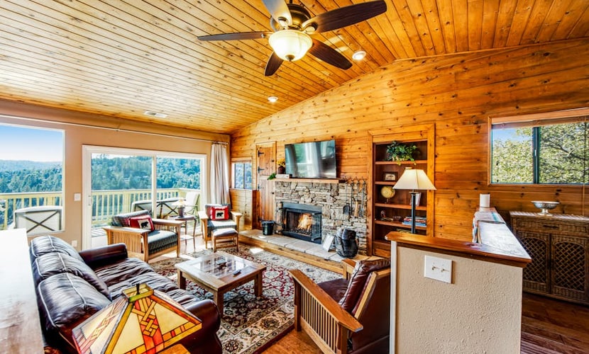 Ideal lakeview getaway with furnished deck, gas grill, & full kitchen