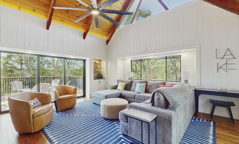 Updated Lake View Home w/Fireplace, Gas Grill, & AC - Close to Lake - Dogs ok