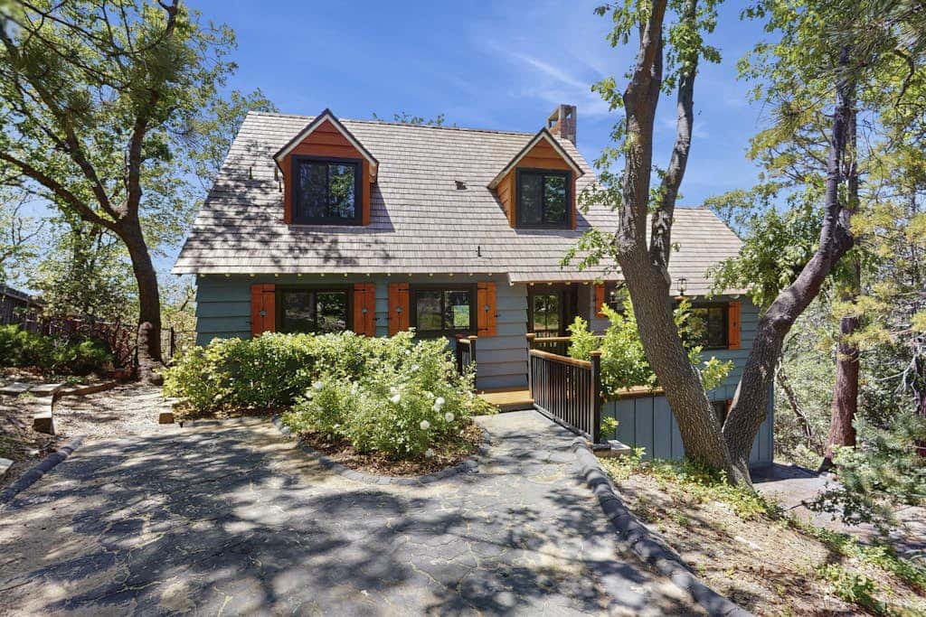 The Kingsview Lakehouse