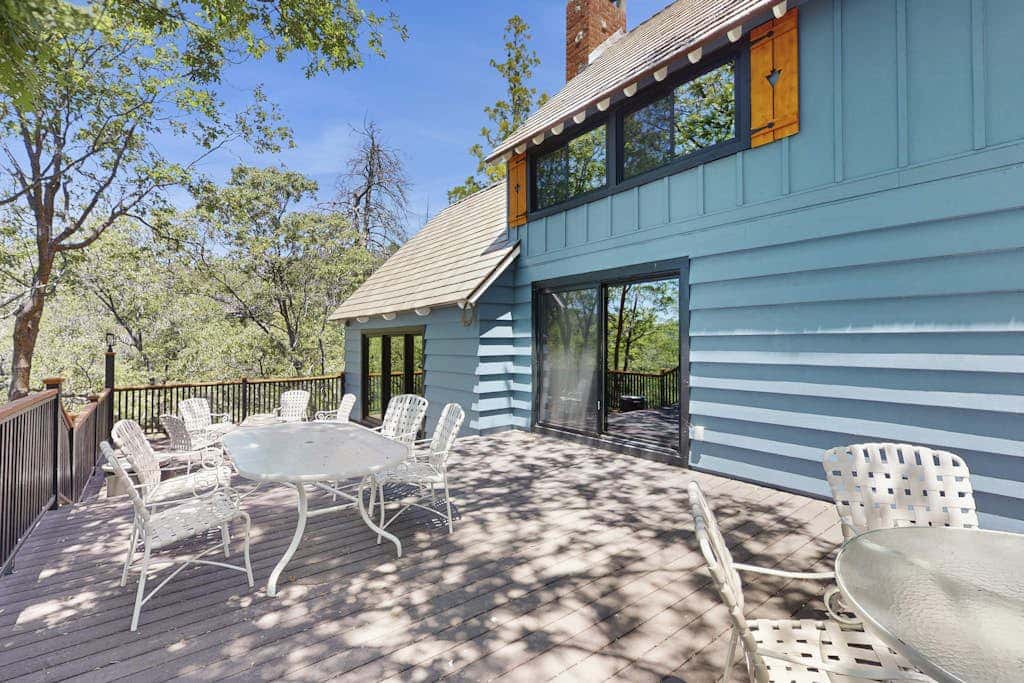 The Kingsview Lakehouse