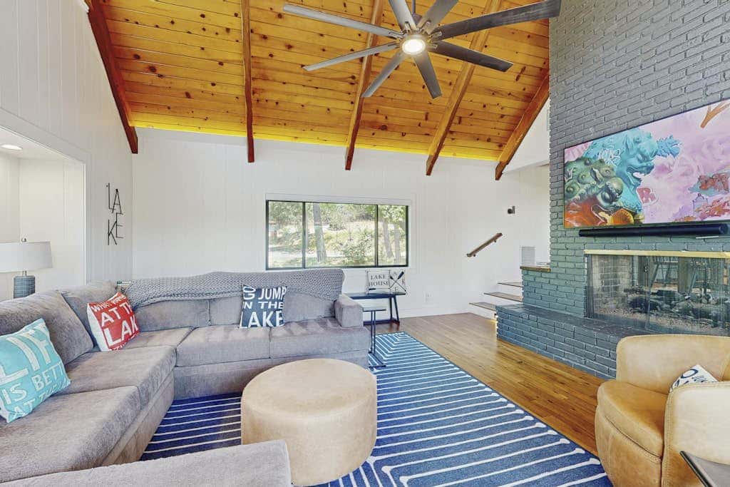 The Kingsview Lakehouse