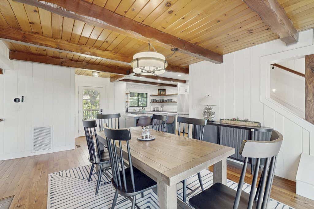 The Kingsview Lakehouse