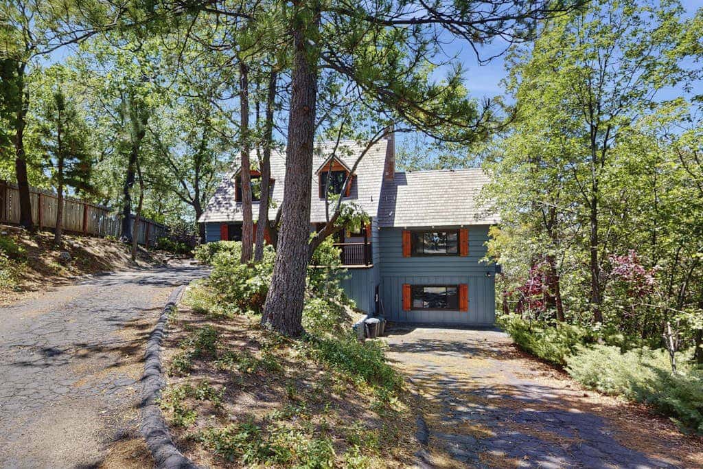 The Kingsview Lakehouse