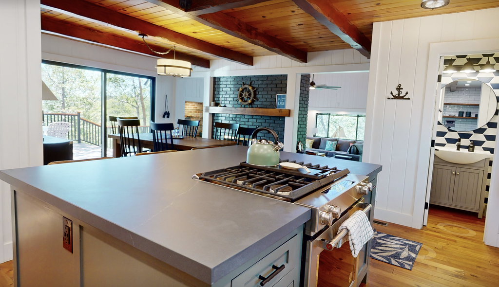 The Kingsview Lakehouse