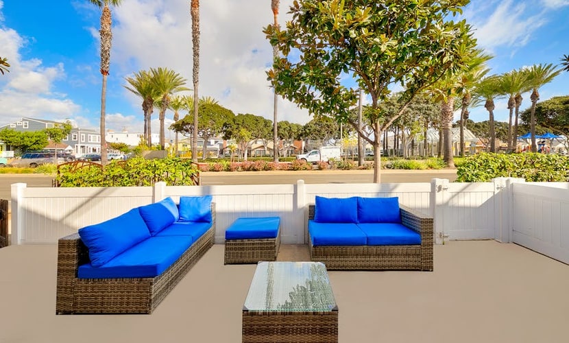 Newport home with great outdoor living & short walk to sand