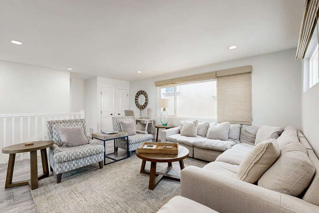 Snowbird-friendly home with great location near the ocean, washer/dryer, & WiFi