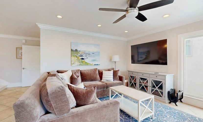 Beautiful ocean view cottage just a few blocks from the beach