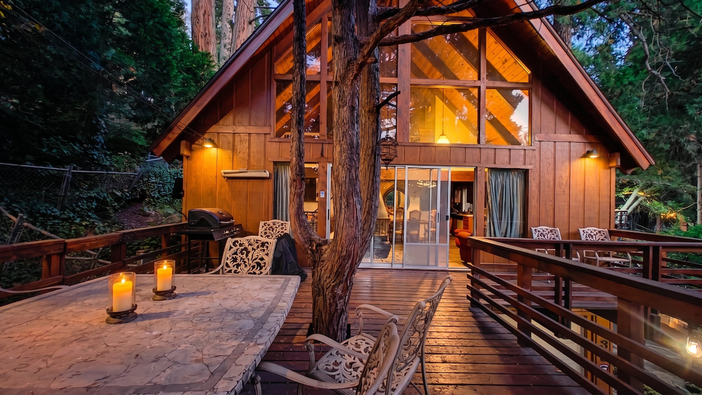 Retro Cabin | Lake Access + Near Village