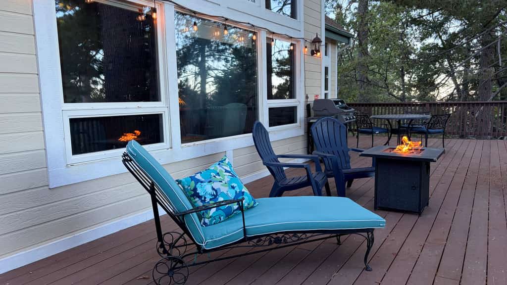 Dog-ok Luxury home w/ Game room, 3 fireplaces, gas grill & 2 decks & A/C