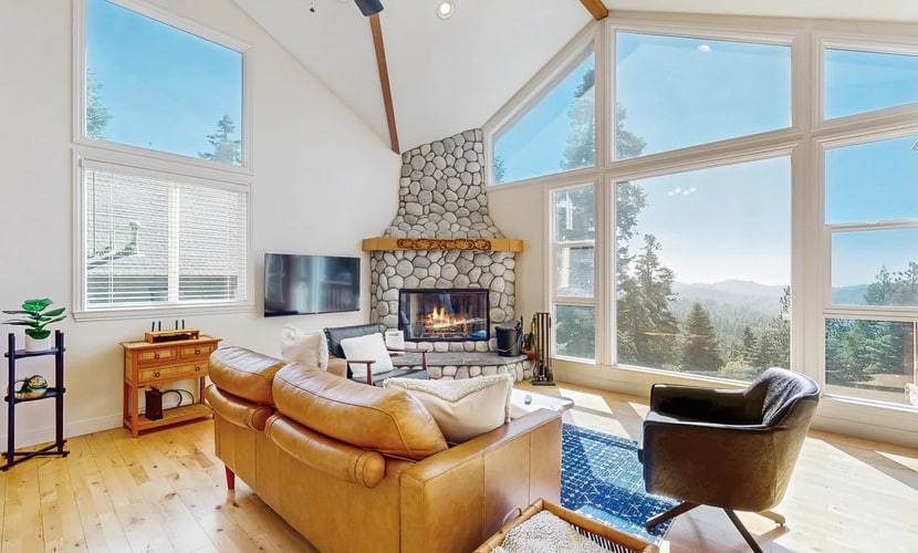 Pinetree Palace | Mountain Retreat | Games | Treetop Views | Sleeps 6