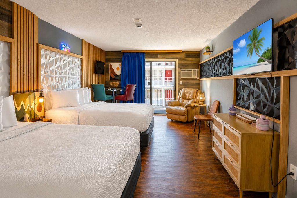 Double Queen Condo-Sea Mist 50512