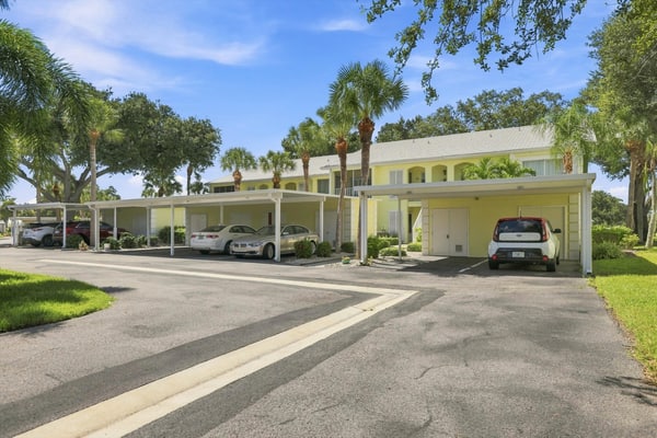 Venice Condo, Pool, Balcony & Beaches Nearby!