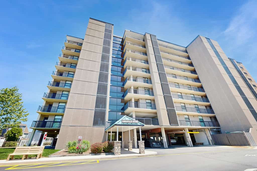 Sea Colony 4th floor condo with pools, tennis