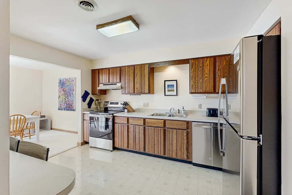 Baystrand II in Dewey Beach walk to beach