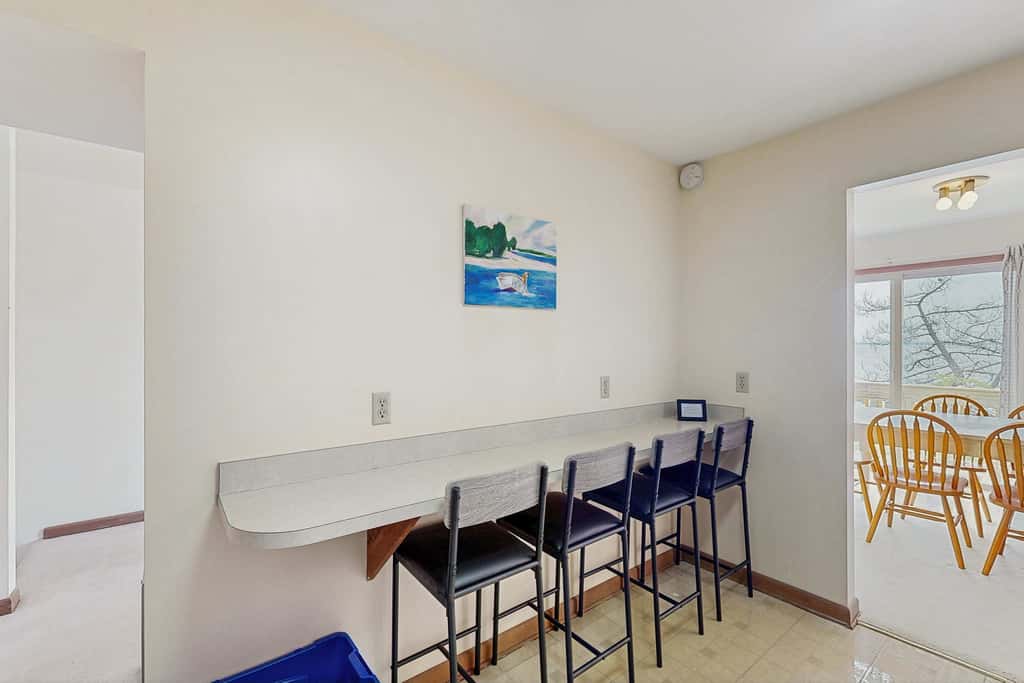 Baystrand II in Dewey Beach walk to beach
