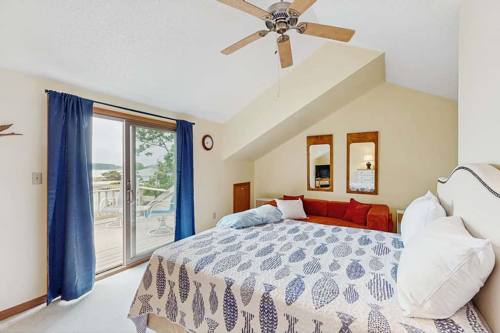 Baystrand II in Dewey Beach walk to beach