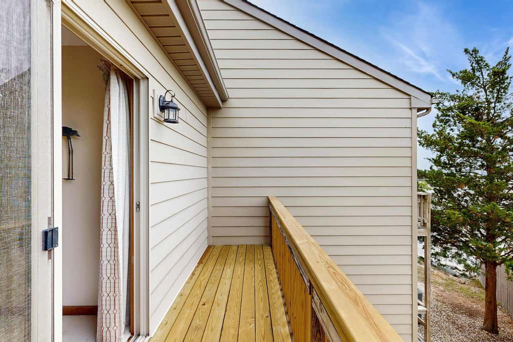Baystrand II in Dewey Beach walk to beach