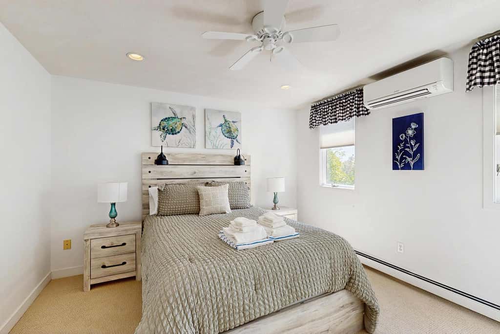 Bright Falmouth Home With Open Layout, AC & Deck