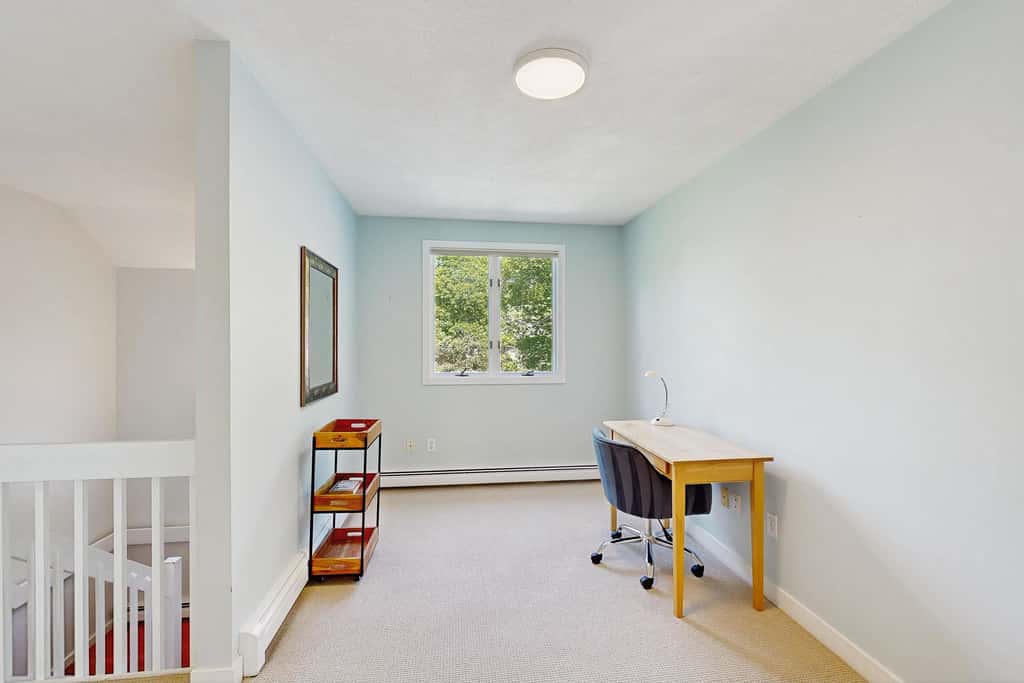 Bright Falmouth Home With Open Layout, AC & Deck