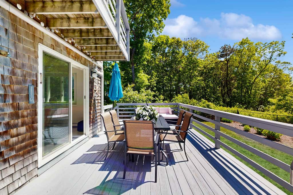 Bright Falmouth Home With Open Layout, AC & Deck