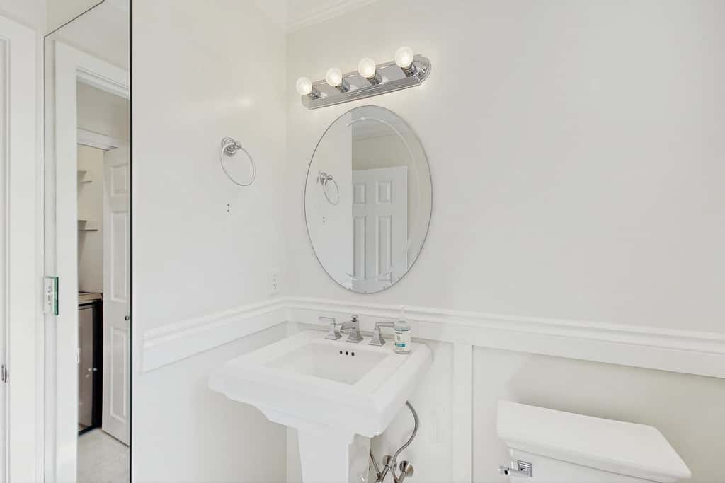 Bright Falmouth Home With Open Layout, AC & Deck