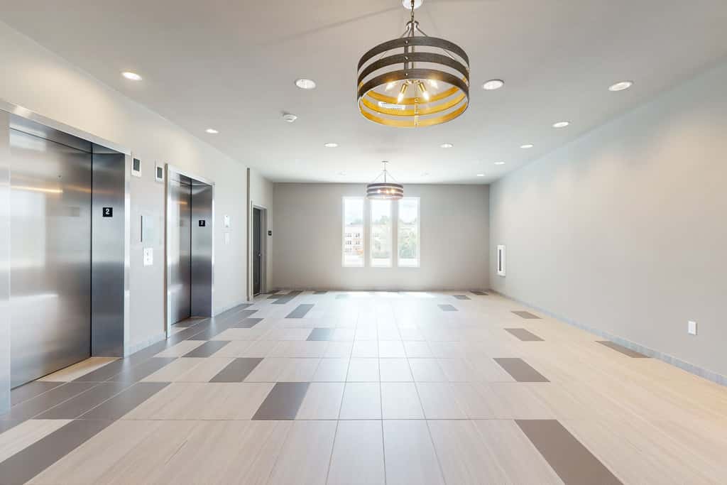 2 Mi to UF Campus! Modern Luxury Apt w/ Pool