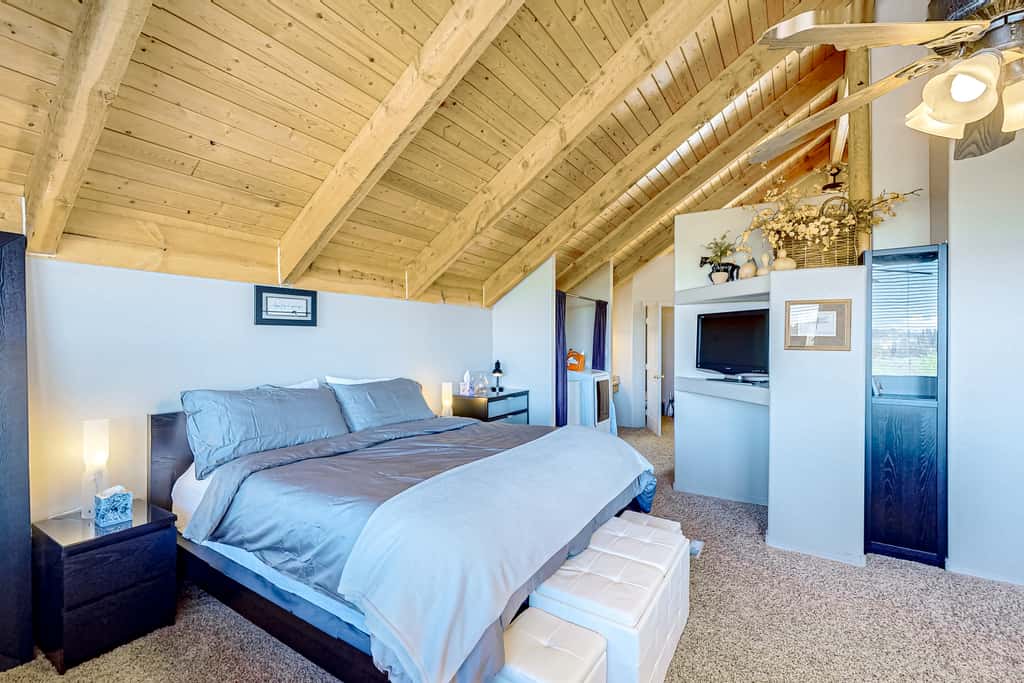 Views, Deck & Games Galore: Brian Head Home