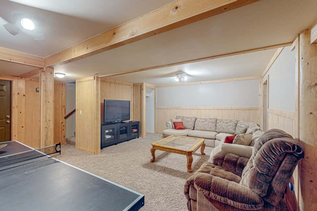 Views, Deck & Games Galore: Brian Head Home