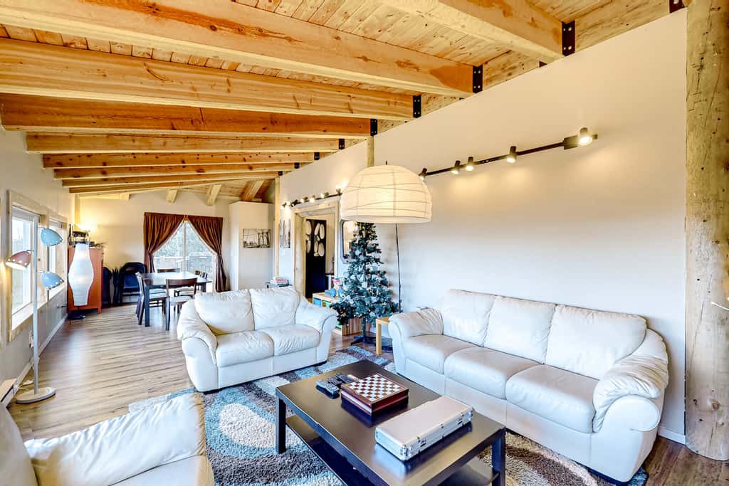 Views, Deck & Games Galore: Brian Head Home
