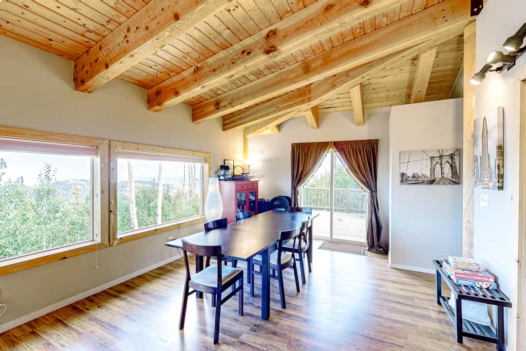 Views, Deck & Games Galore: Brian Head Home