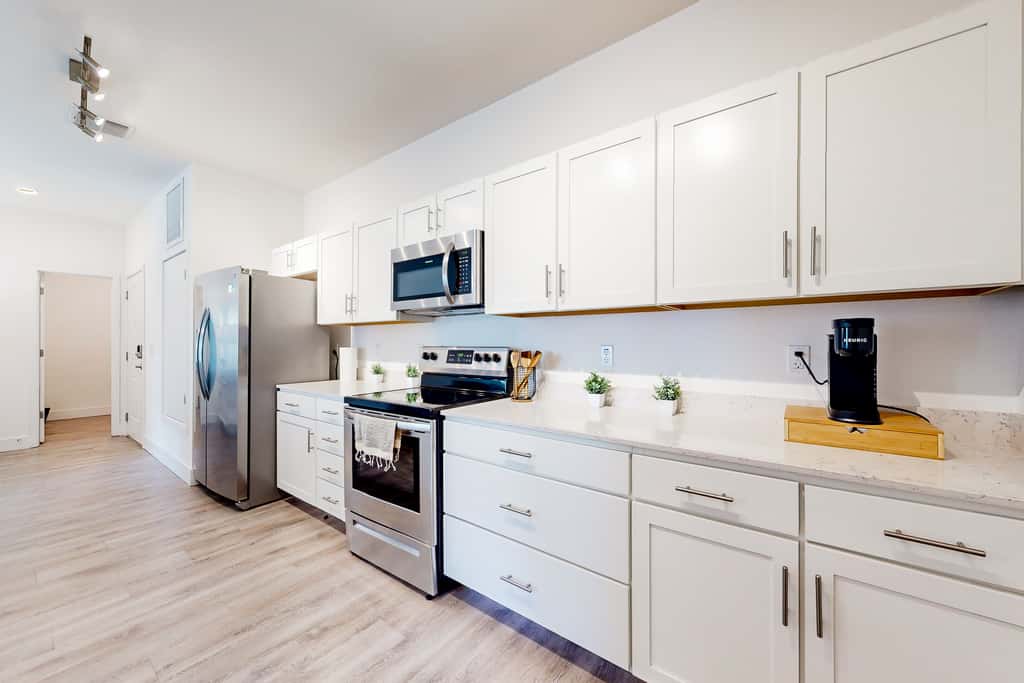 2 Mi to UF Campus! Dog-Friendly Condo w/ Pool