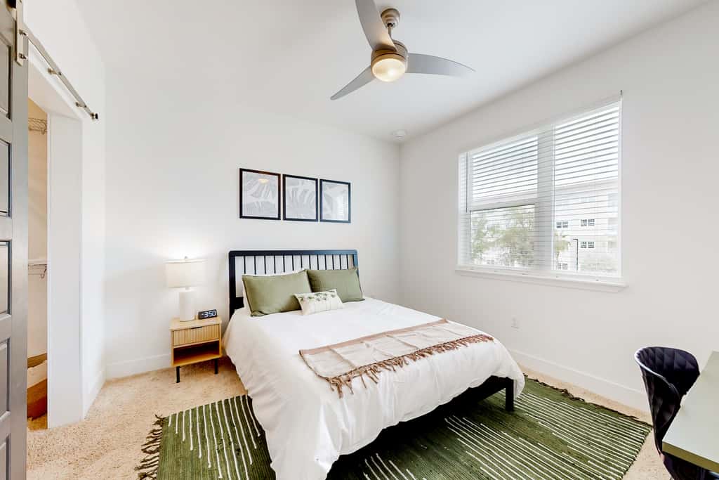 2 Mi to UF Campus! Dog-Friendly Condo w/ Pool