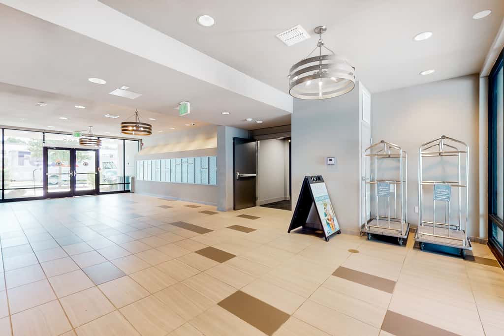 2 Mi to UF Campus! Dog-Friendly Condo w/ Pool