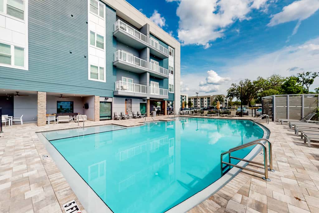 2 Mi to UF Campus! Dog-Friendly Condo w/ Pool