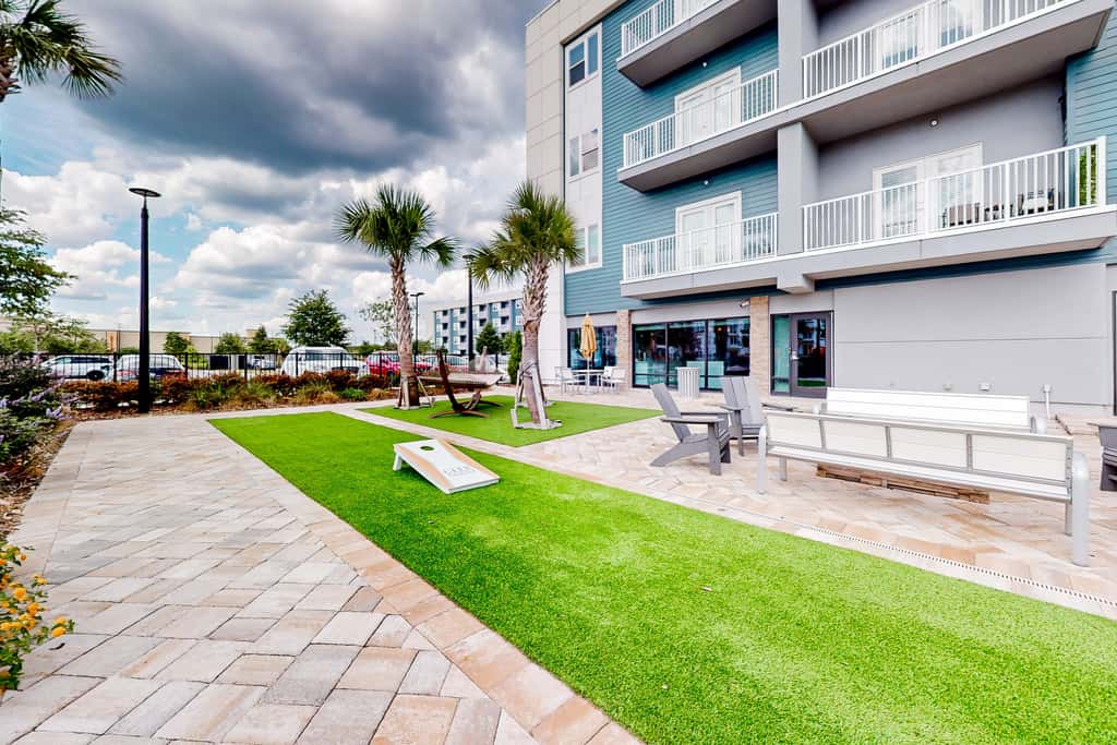 2 Mi to UF Campus! Dog-Friendly Condo w/ Pool