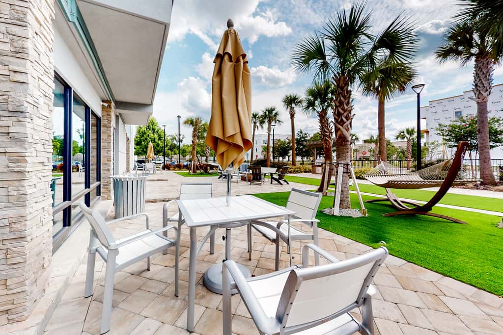 2 Mi to UF Campus! Dog-Friendly Condo w/ Pool