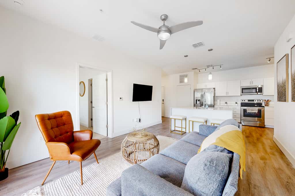 2 Mi to UF Campus! Dog-Friendly Condo w/ Pool