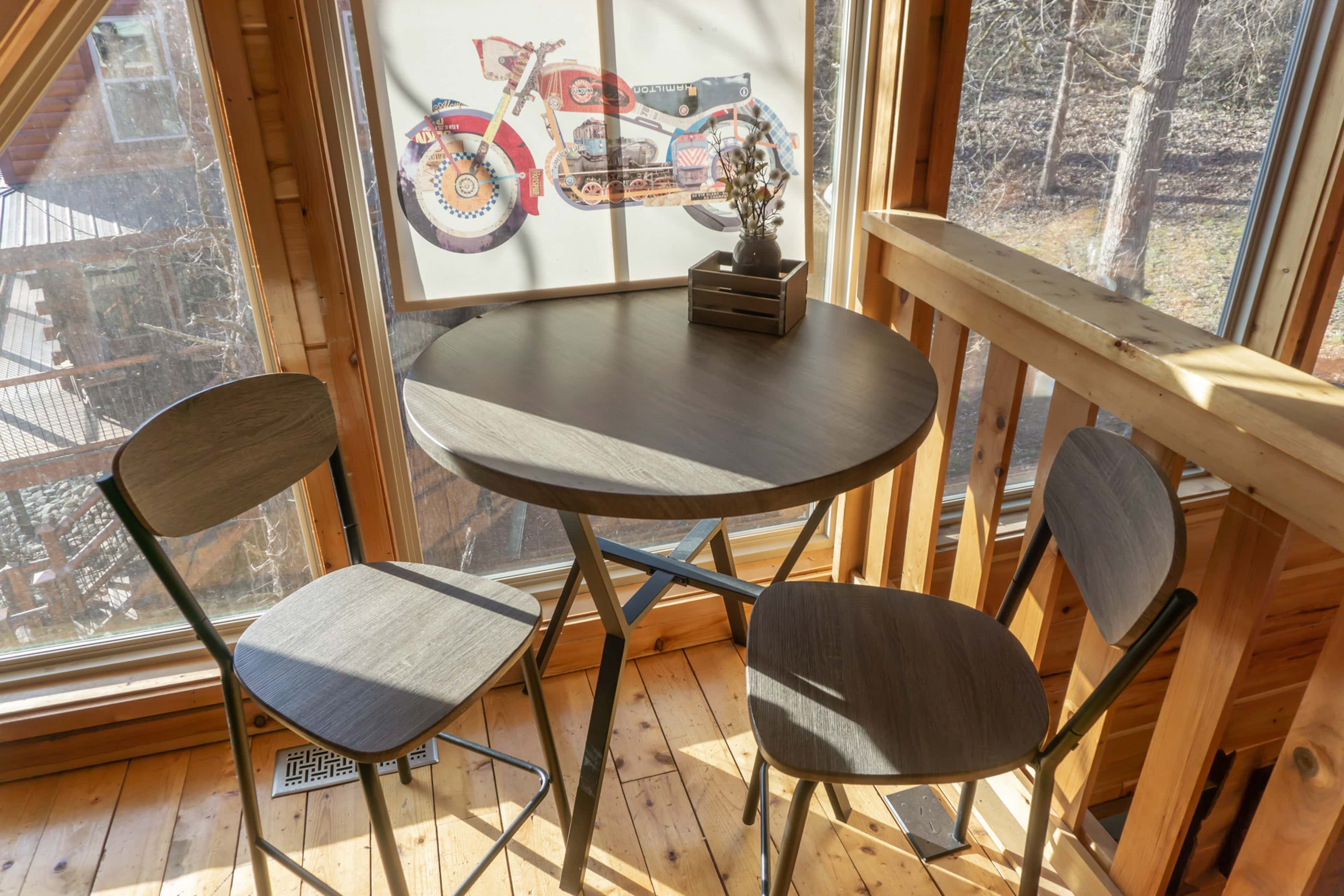 1 Mi to Parkway! Hot Tub Hideaway in Pigeon Forge