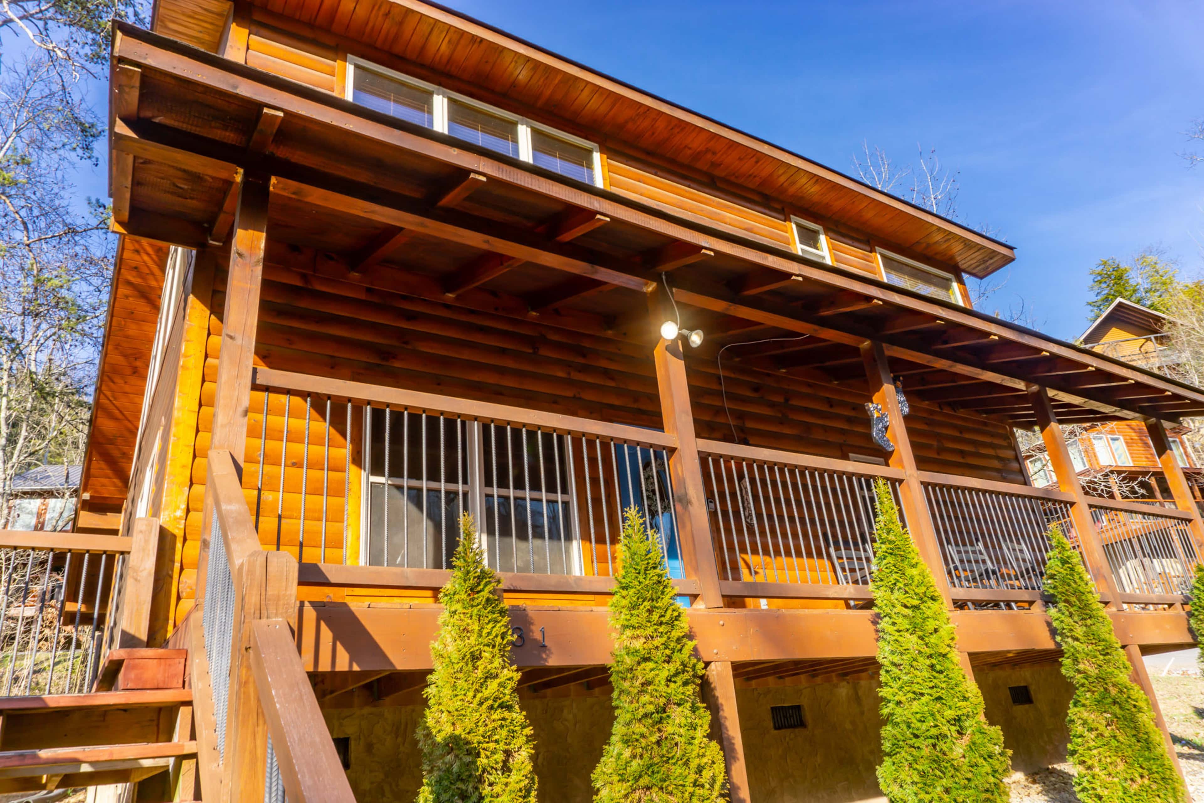 1 Mi to Parkway! Hot Tub Hideaway in Pigeon Forge