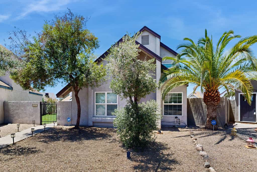 Pool + Fire Pit: 'Desert Radiance' in Phoenix!