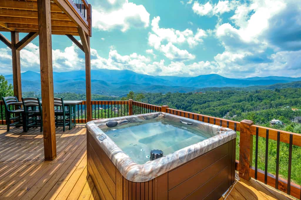 Theater + Arcade! 'Tri-Star Lodge' in Gatlinburg
