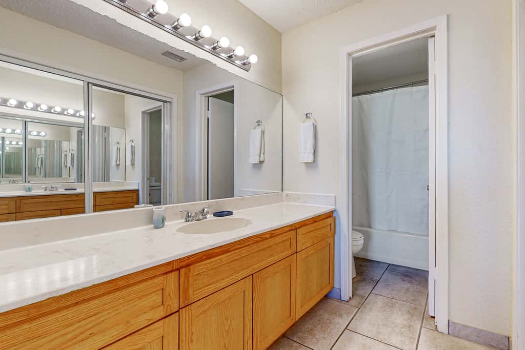 Resort 2BR w/ Patio, Perks: Suntide III - Unit 104