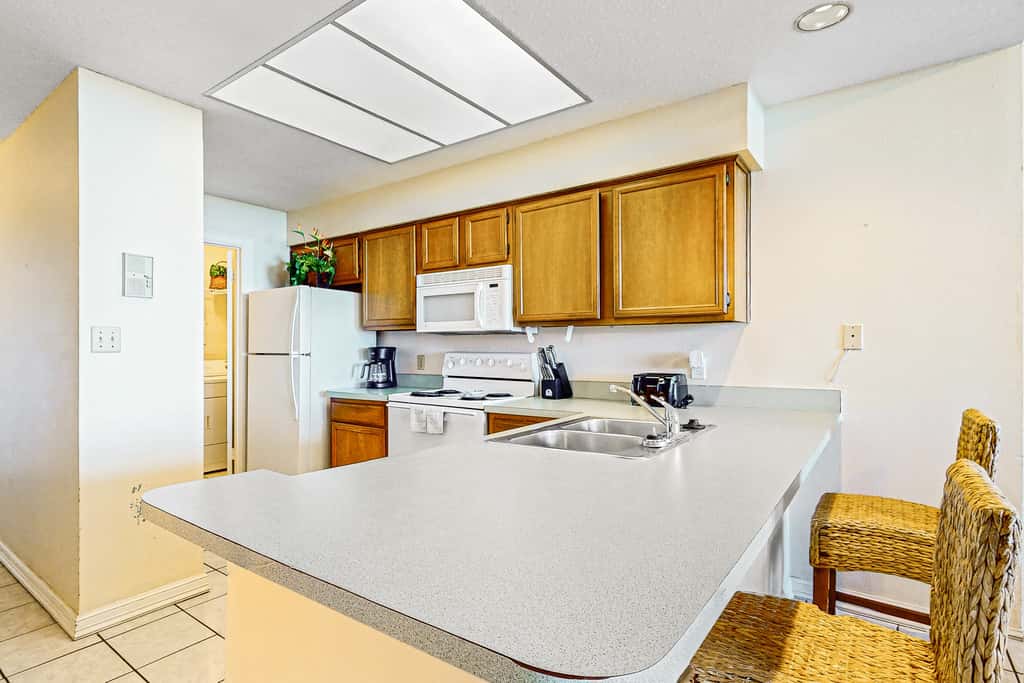 Resort 2BR w/ Patio, Perks: Suntide III - Unit 104