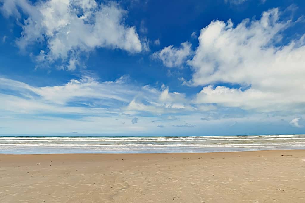 Resort 2BR w/ Patio, Perks: Suntide III - Unit 104