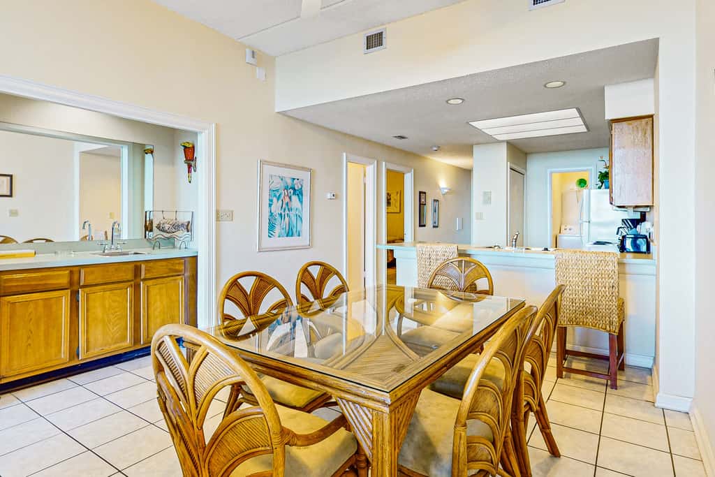 Resort 2BR w/ Patio, Perks: Suntide III - Unit 104